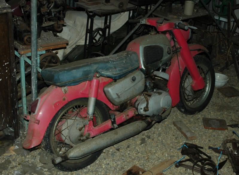 1957Suzuki.jpg