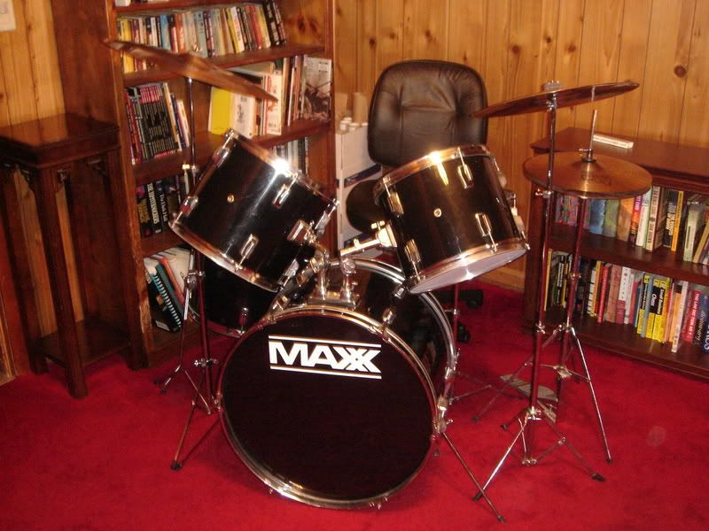 Maxx Drum Set