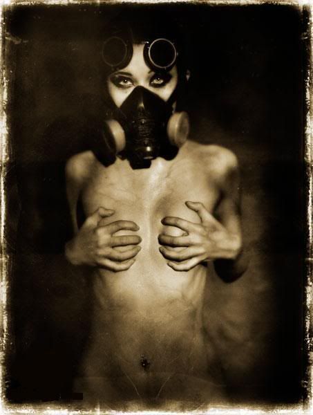 http://i135.photobucket.com/albums/q132/hotsauce23j/GasMask.jpg