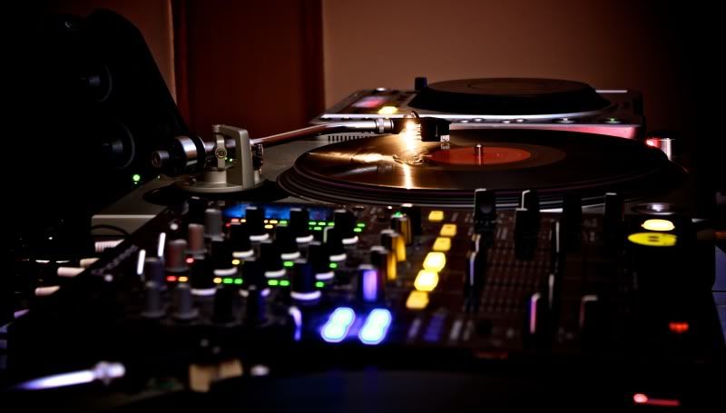 IMAGE: http://i135.photobucket.com/albums/q135/singalex/tt.jpg