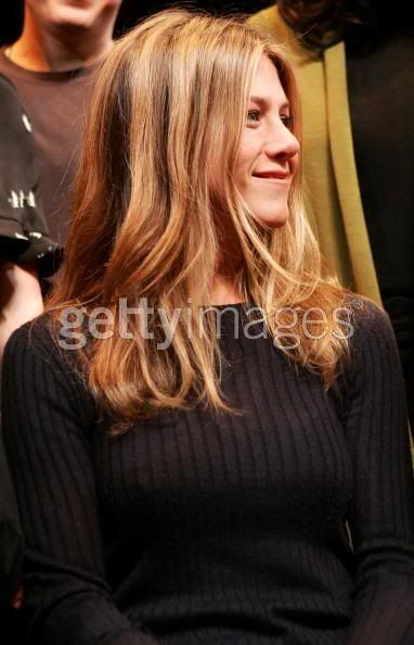 jennifer aniston old nose. Did Jennifer Get A Nose Job?