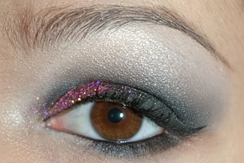 pink and gray eyeshadow