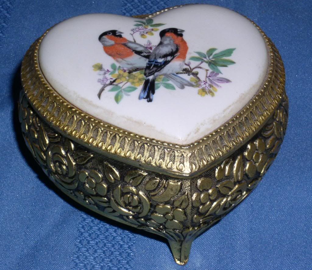 Heart Shaped Music / Trinket Box Porcelain Lid with Birds and Sankyo